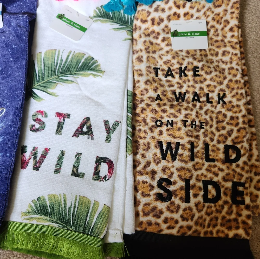 Hand/Kitchen Towels Vacation Animal Print Themed Bundle Of 5 NWT